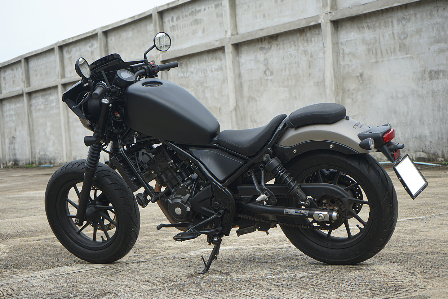 COVER FUEL OIL TANK MATTE BLACK V.2 FOR HONDA REBEL CMX 300&500 2017-2025