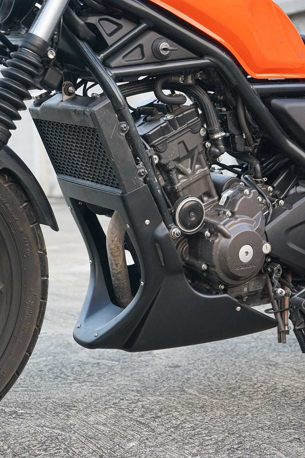 BLACK UNDER FAIRING COVER BELLY PAN ENGINE FOR HONDA SCL CL 300  2023 - 2025