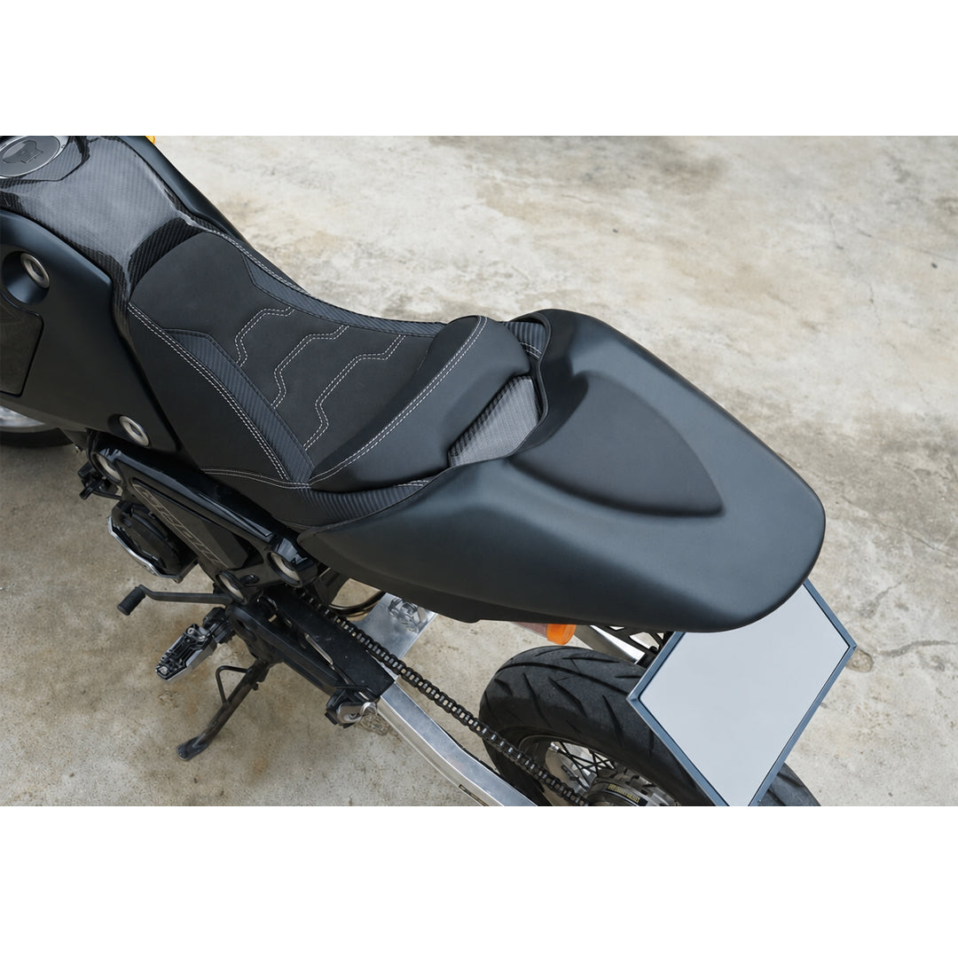 交換用デュアルカーボンシート ステッチブラック V.2 ホンダ グロム125 2021-2026年適合
