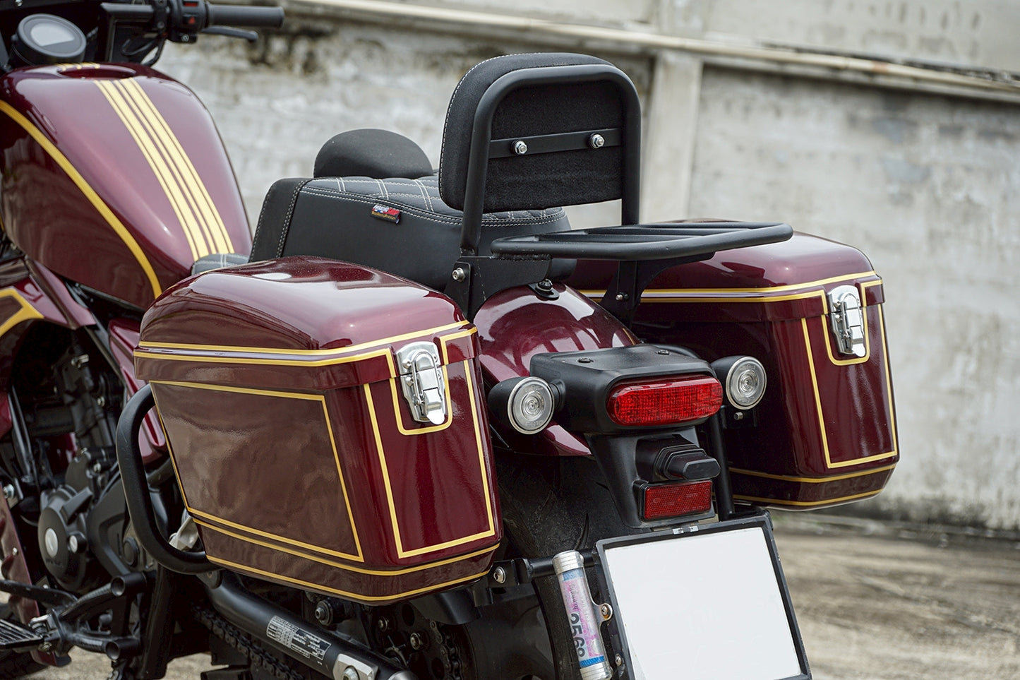 SISSY BAR BACKEST WITH LUGGAGE PAD & RACK SUPPORT FOR HONDA REBEL 1100 2021-2025