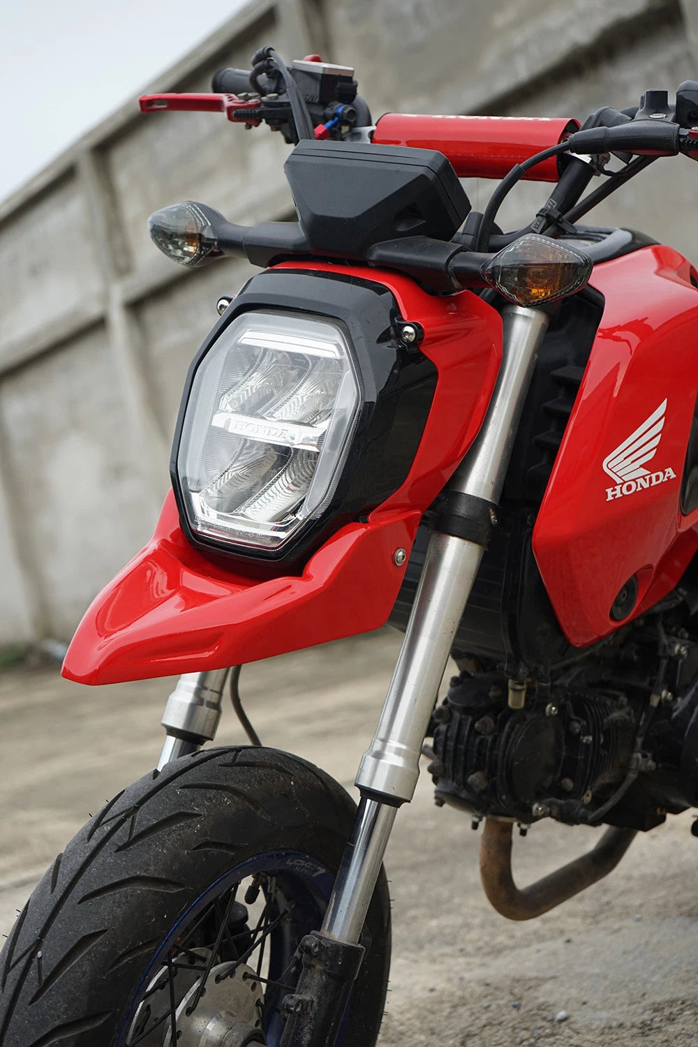 ホンダ グロム125 2025-2026用 モタードフロントフェンダー フェアリングガードカバー ブラック