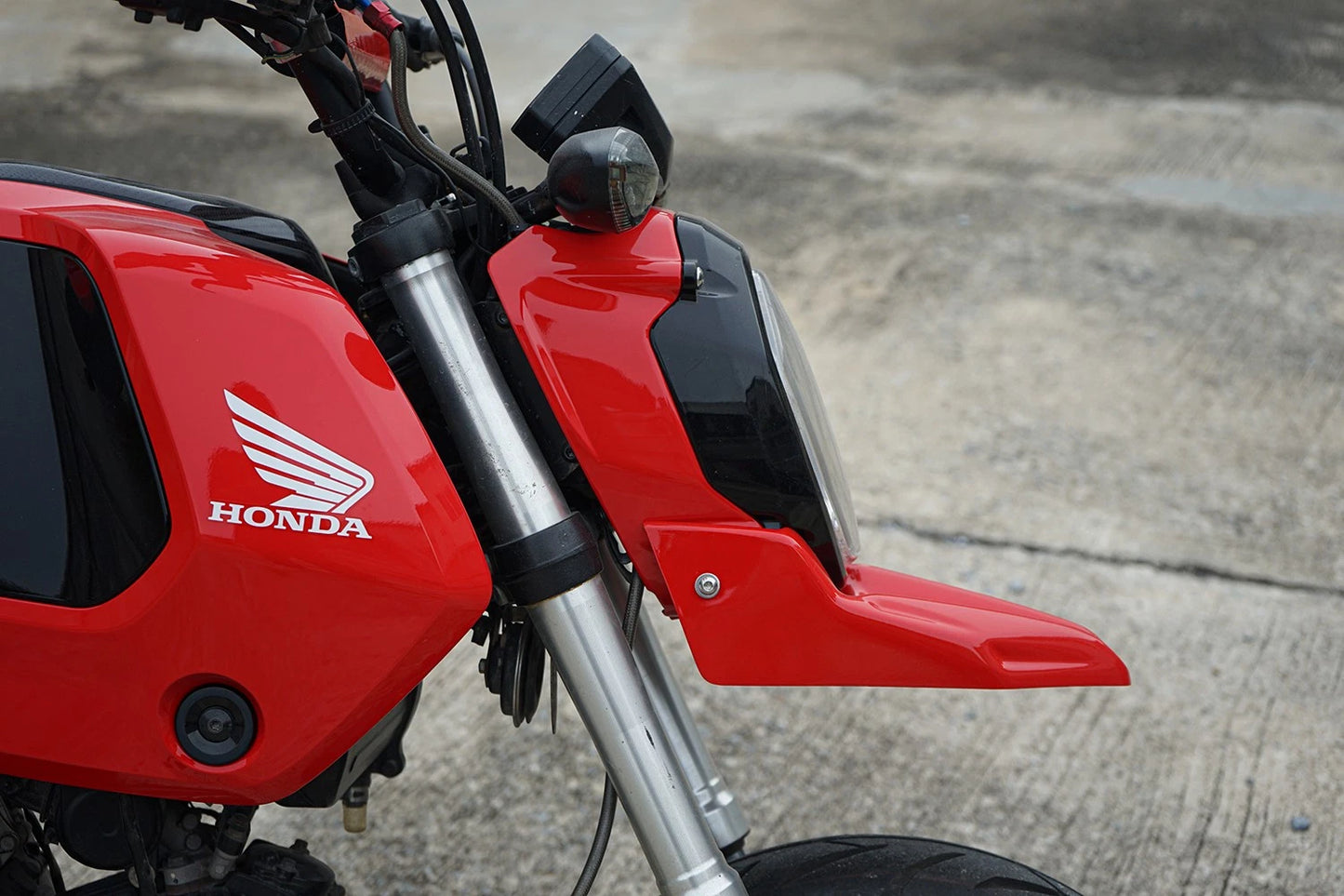 ホンダ グロム125 2025-2026用 モタードフロントフェンダー フェアリングガードカバー ブラック